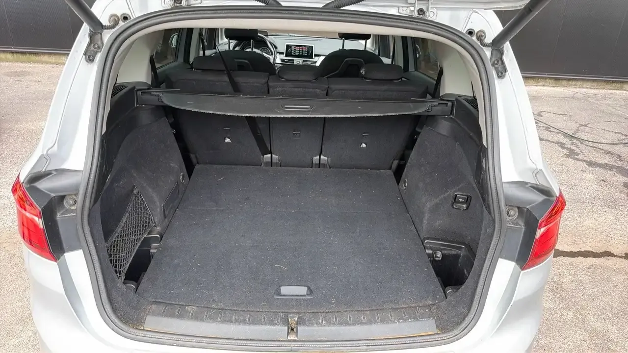 BMW 216 - 19