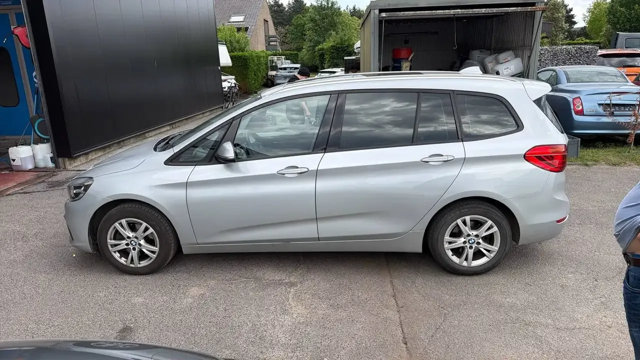BMW 216 - 3