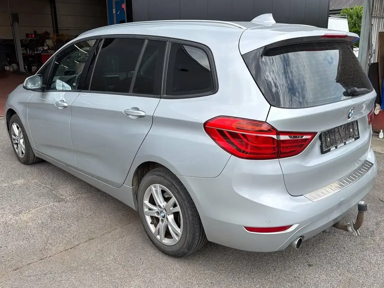 BMW 216 - 4