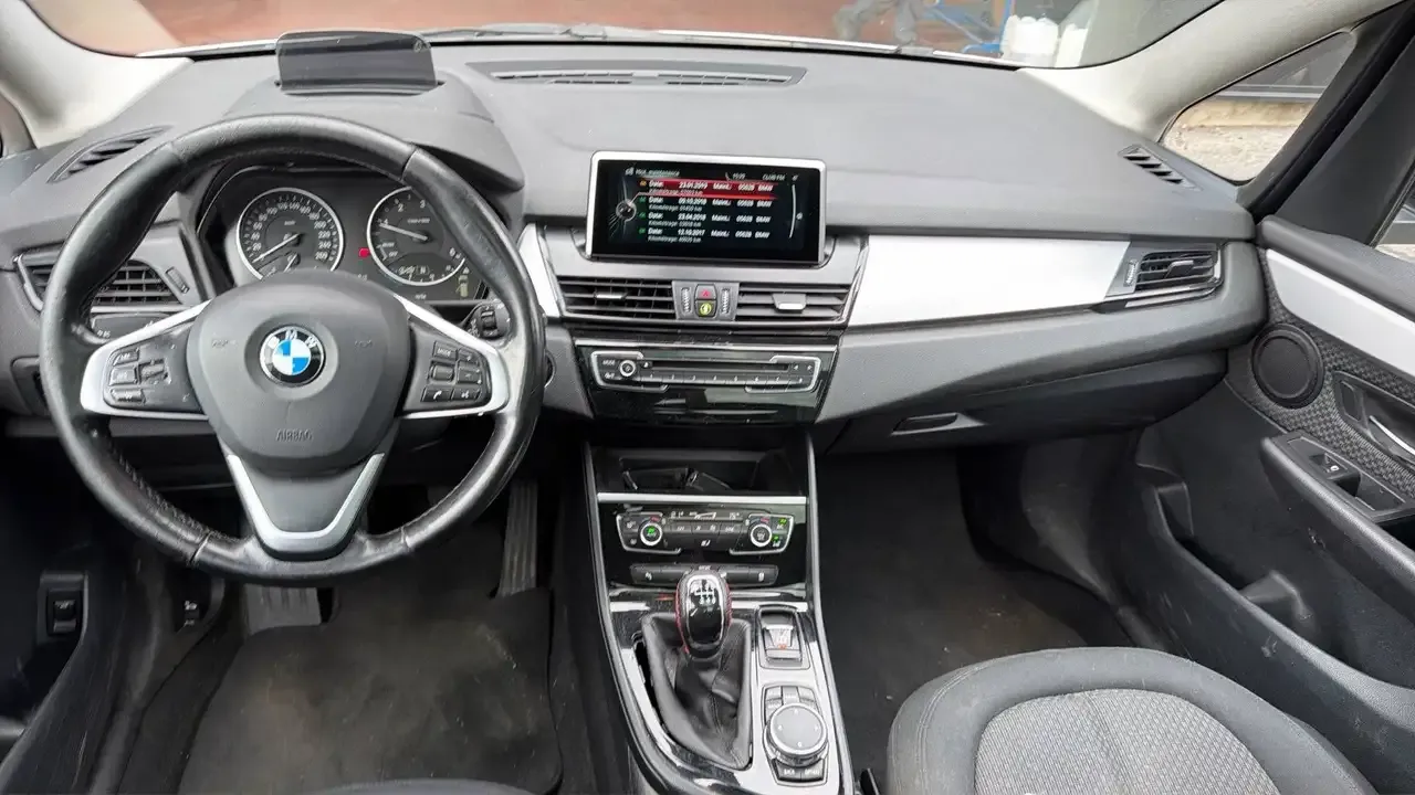 BMW 216 - 9
