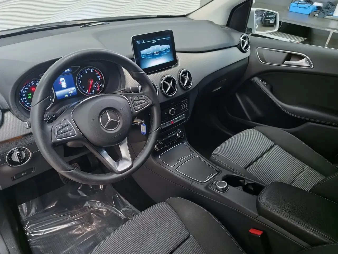 Mercedes-Benz B 180 - 16