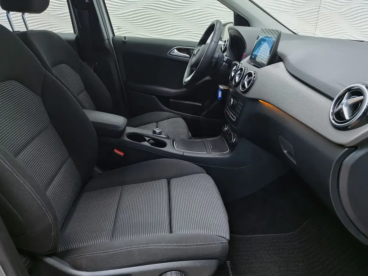 Mercedes-Benz B 180 - 18