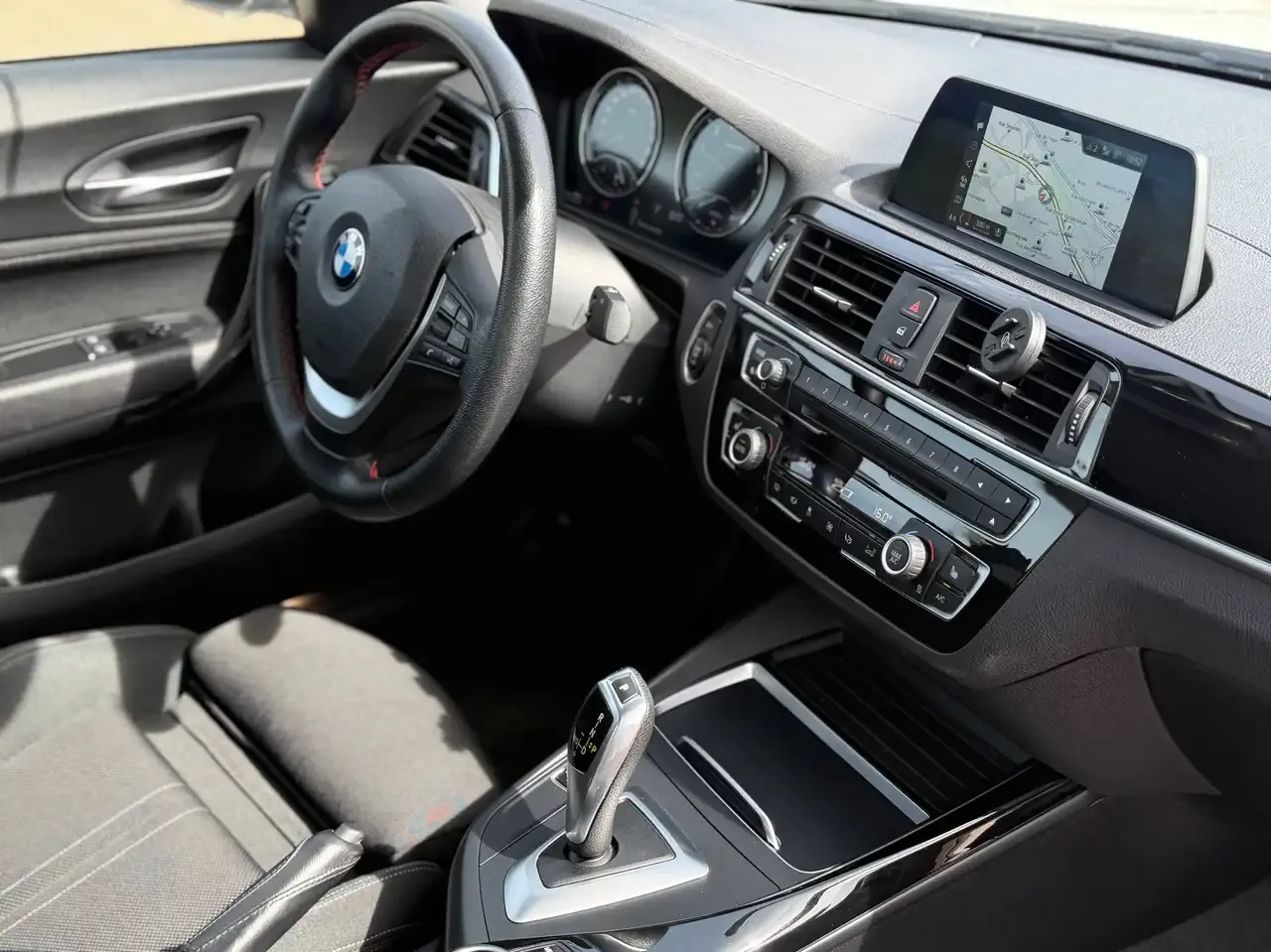 BMW 218 - 11