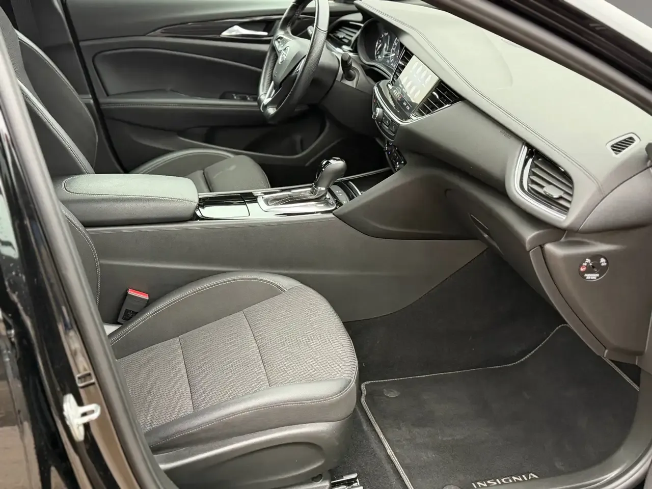 Opel Insignia - 8