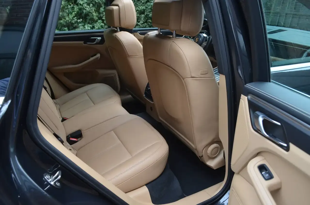 Porsche Macan - 16