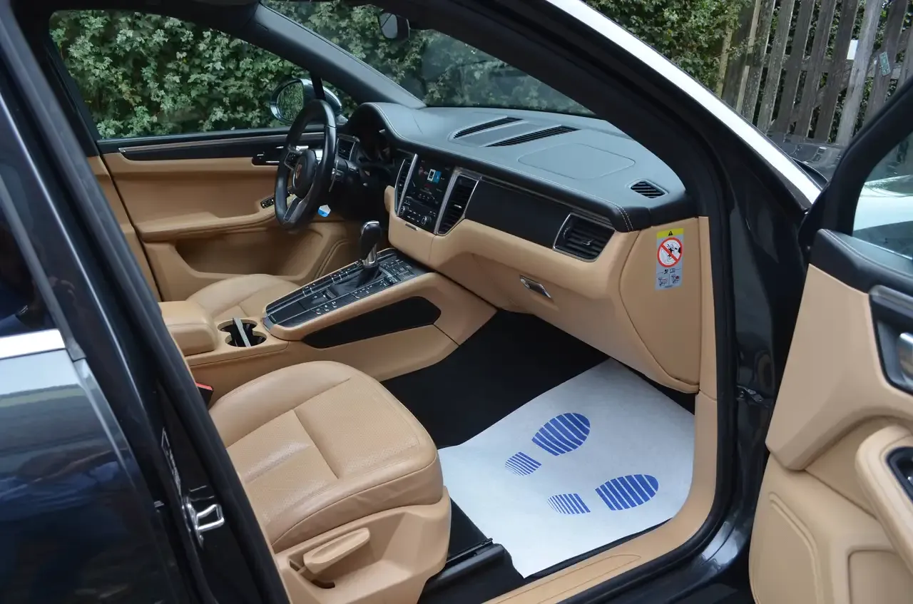 Porsche Macan - 18