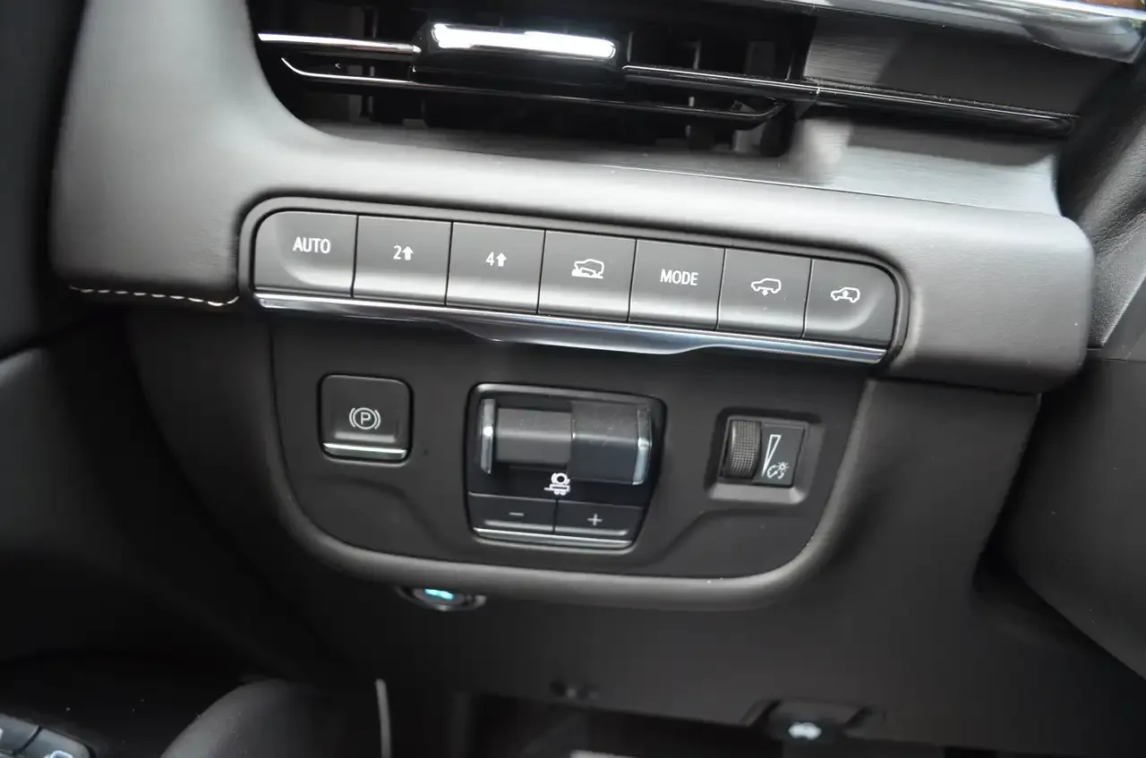 Cadillac Escalade - 13