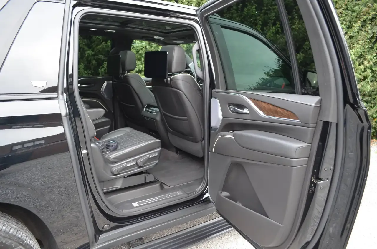 Cadillac Escalade - 17