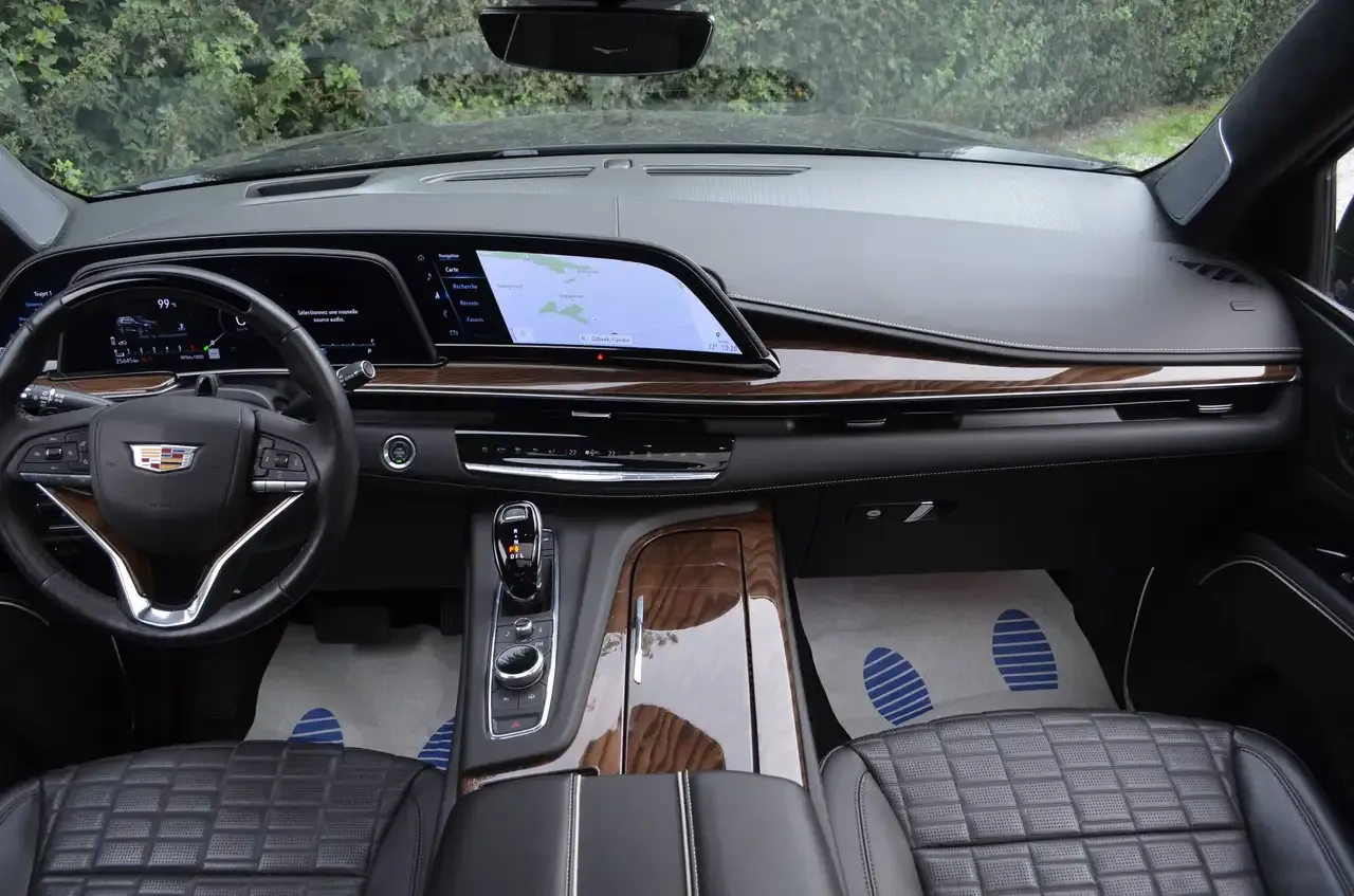 Cadillac Escalade - 19