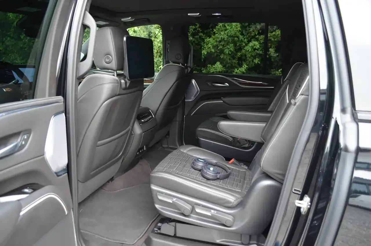 Cadillac Escalade - 8