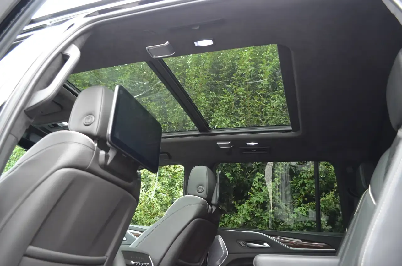 Cadillac Escalade - 10