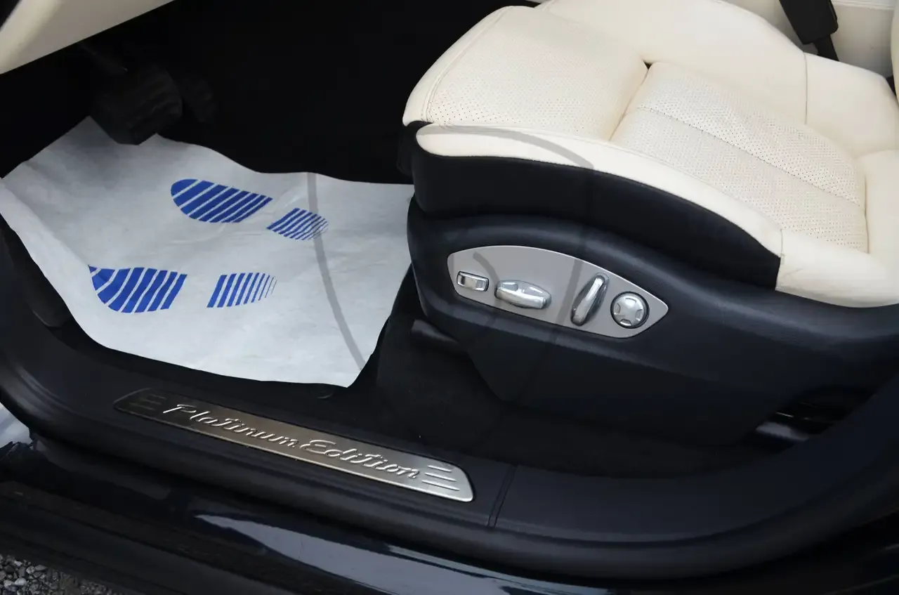 Porsche Cayenne - 16