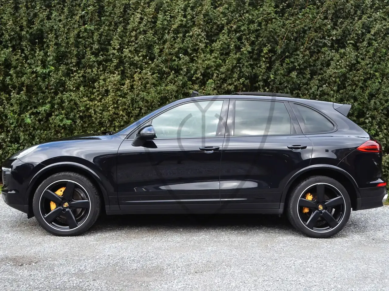 Porsche Cayenne - 2