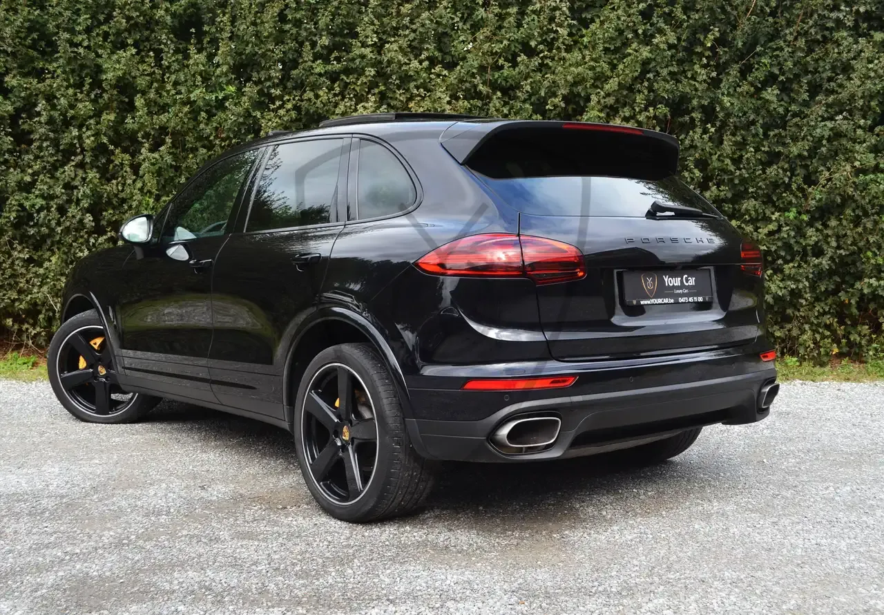 Porsche Cayenne - 21