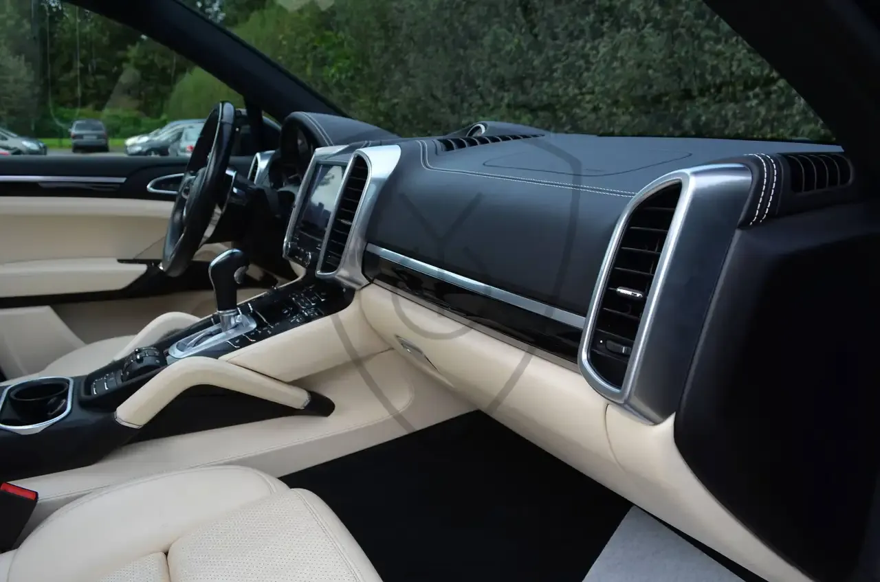 Porsche Cayenne - 29