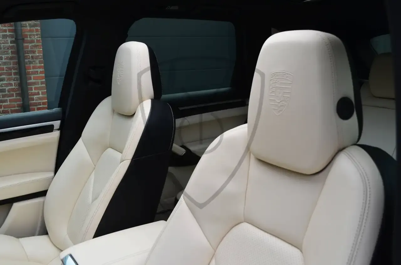 Porsche Cayenne - 31