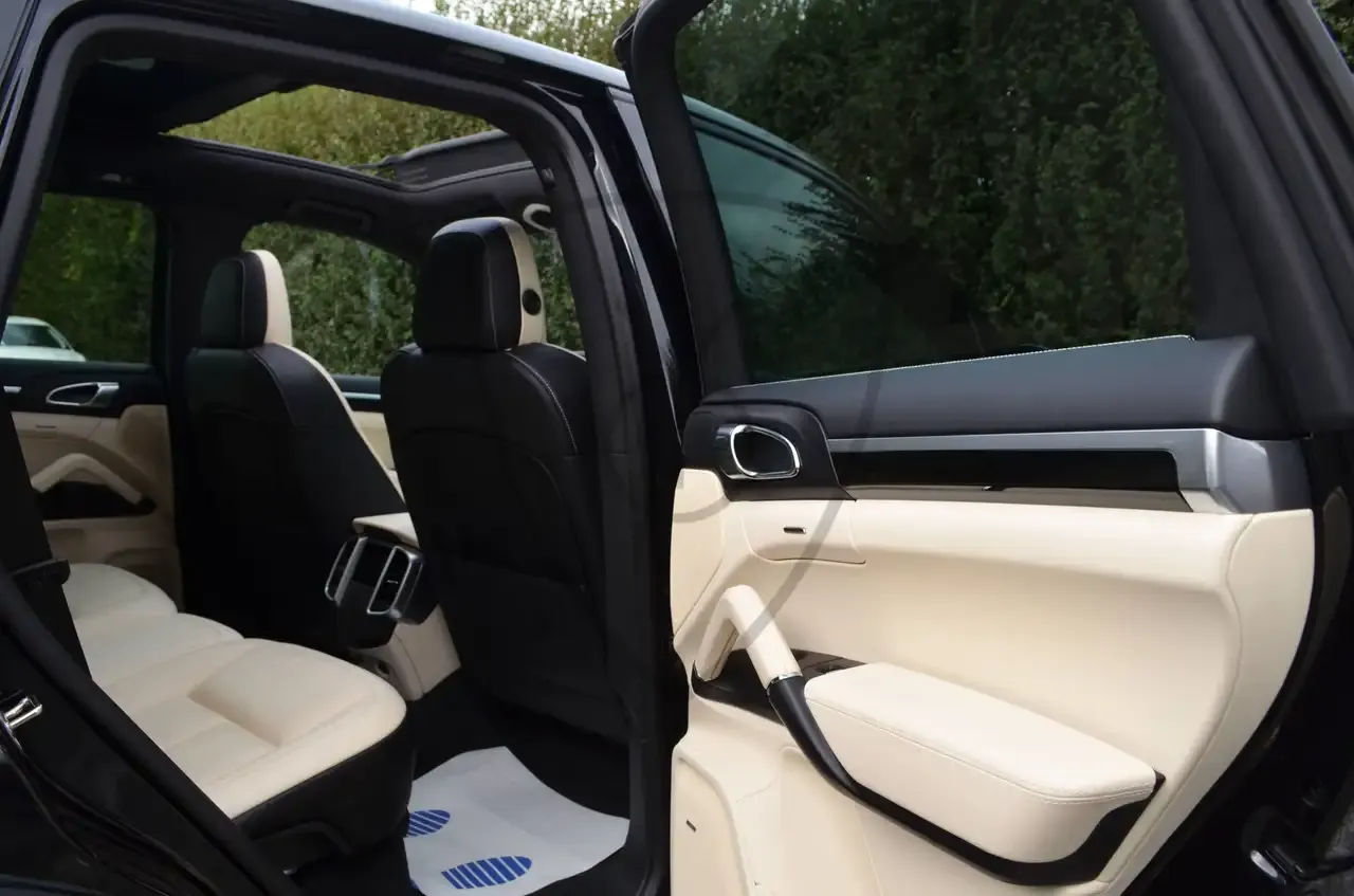 Porsche Cayenne - 8