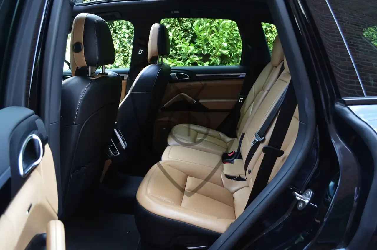 Porsche Cayenne - 14