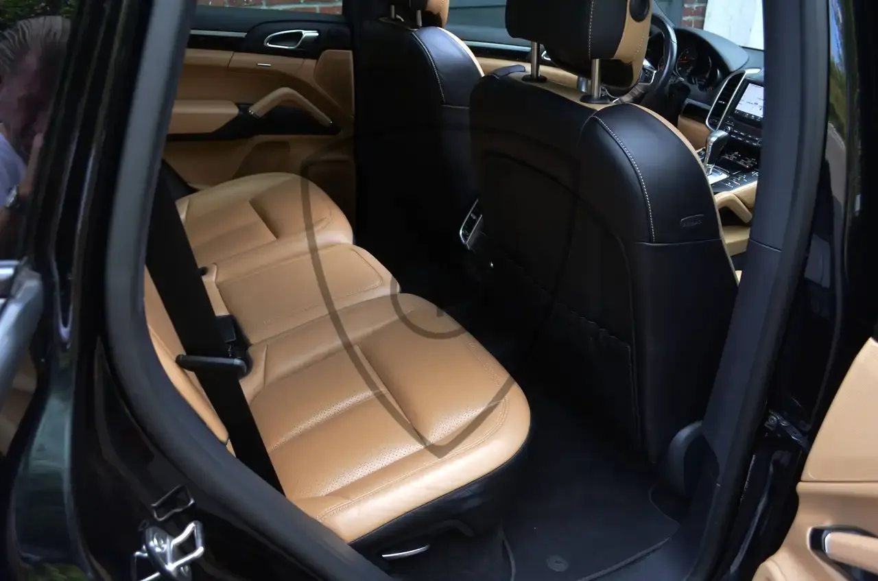 Porsche Cayenne - 17