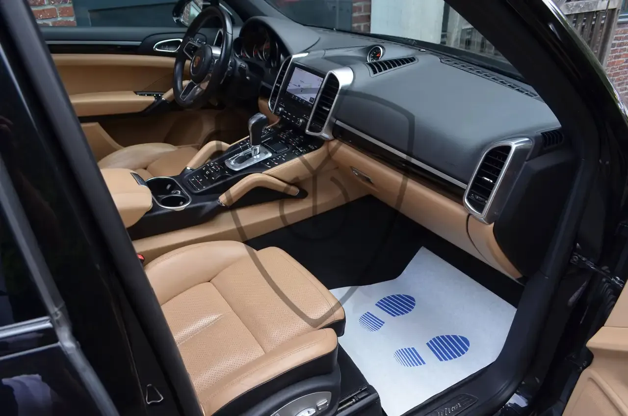 Porsche Cayenne - 19
