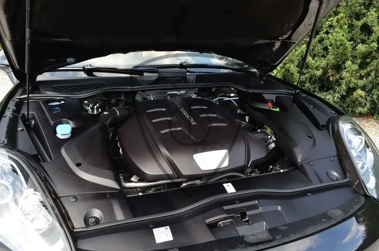 Porsche Cayenne - 23