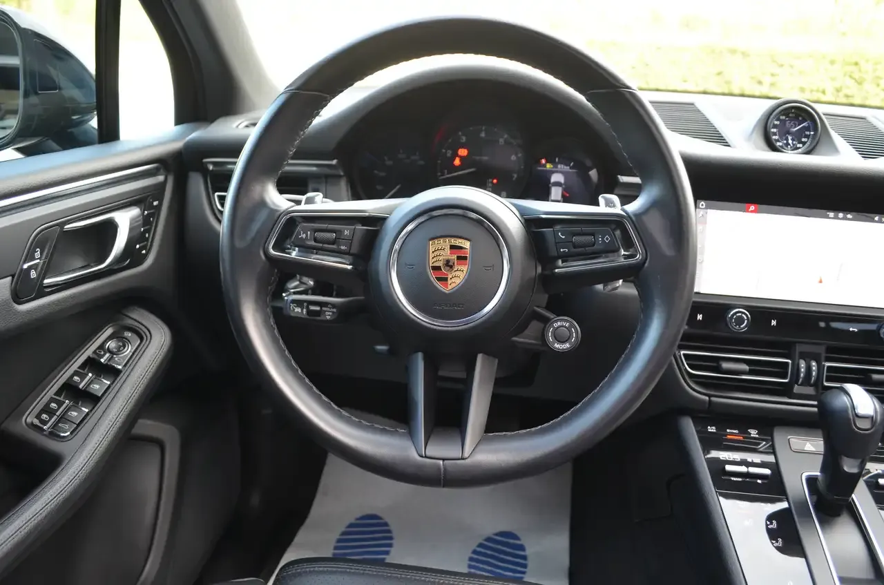 Porsche Macan - 18