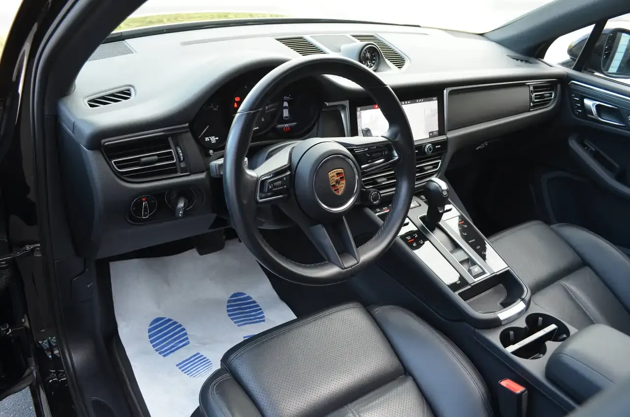 Porsche Macan - 10
