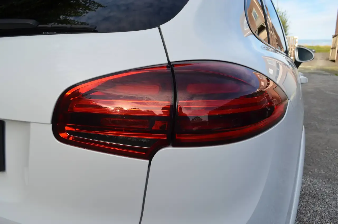 Porsche Cayenne - 23