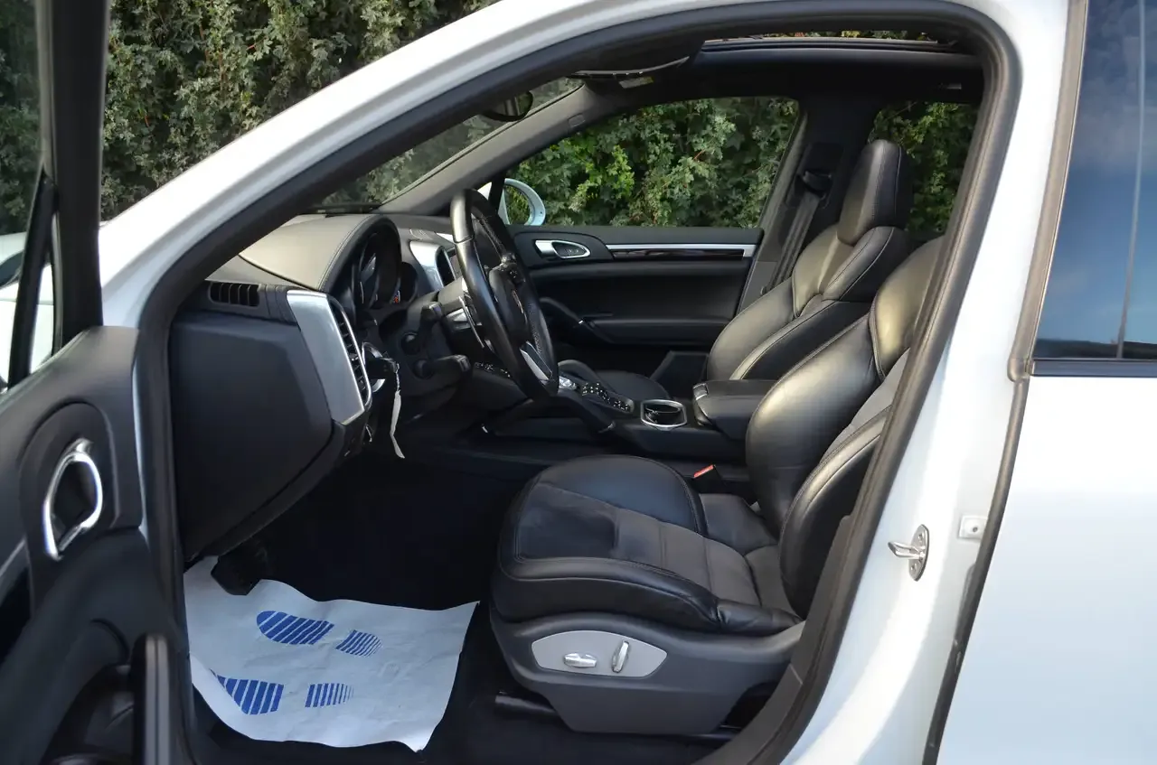 Porsche Cayenne - 7