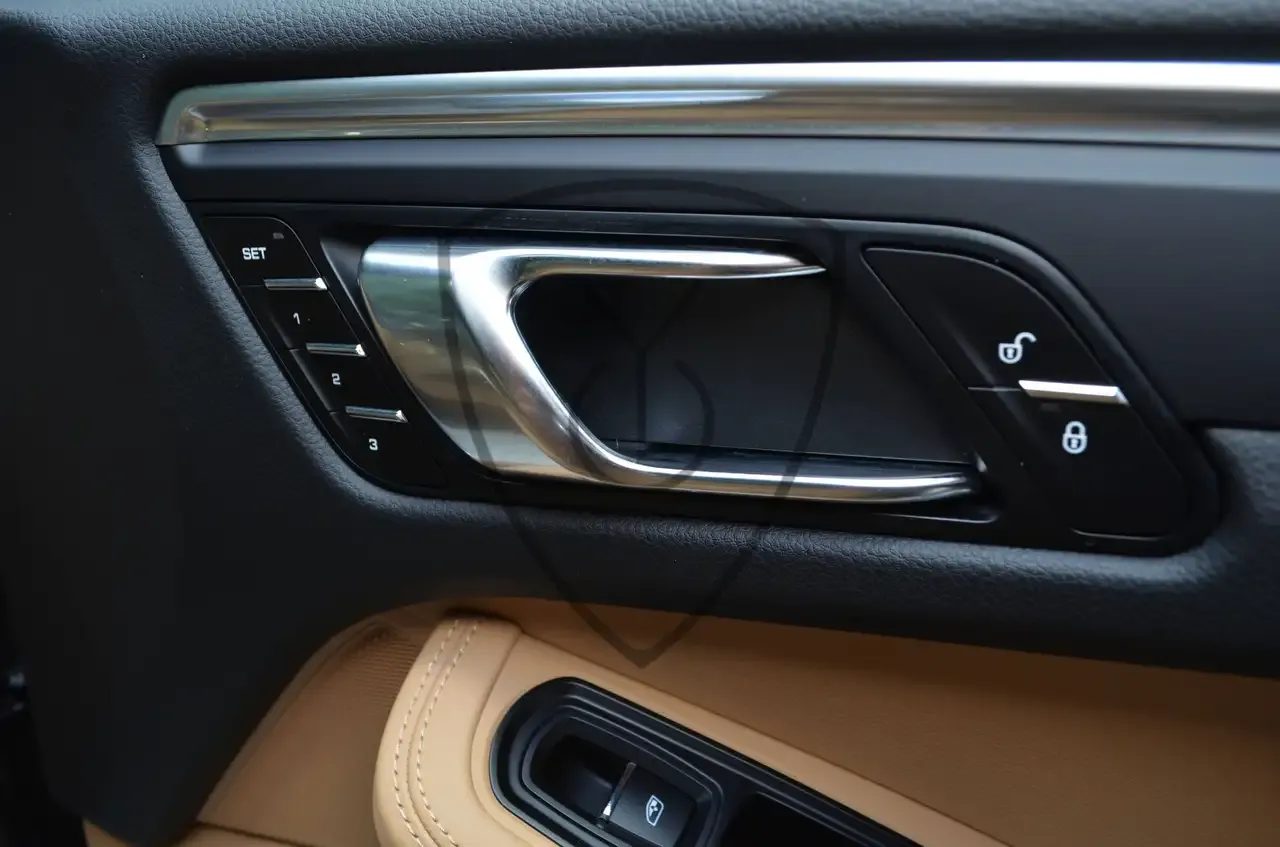Porsche Macan - 21