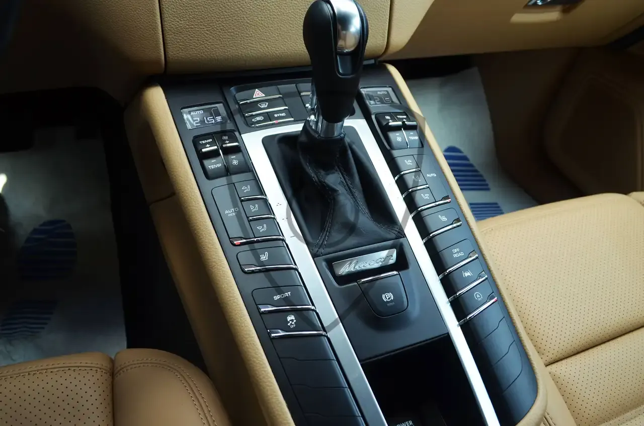 Porsche Macan - 22