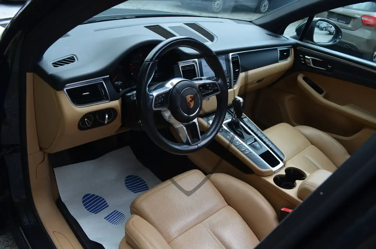 Porsche Macan - 11