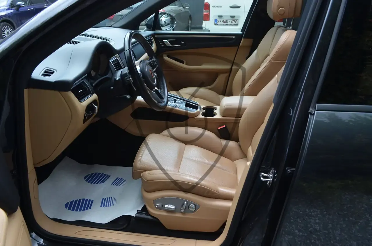 Porsche Macan - 10