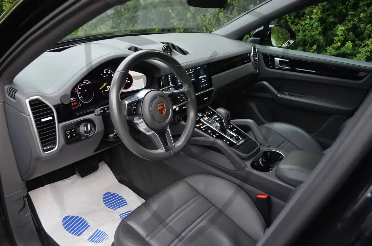 Porsche Cayenne - 11