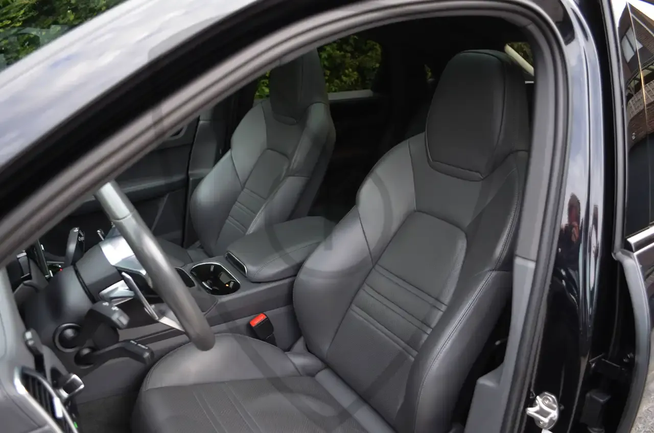 Porsche Cayenne - 13