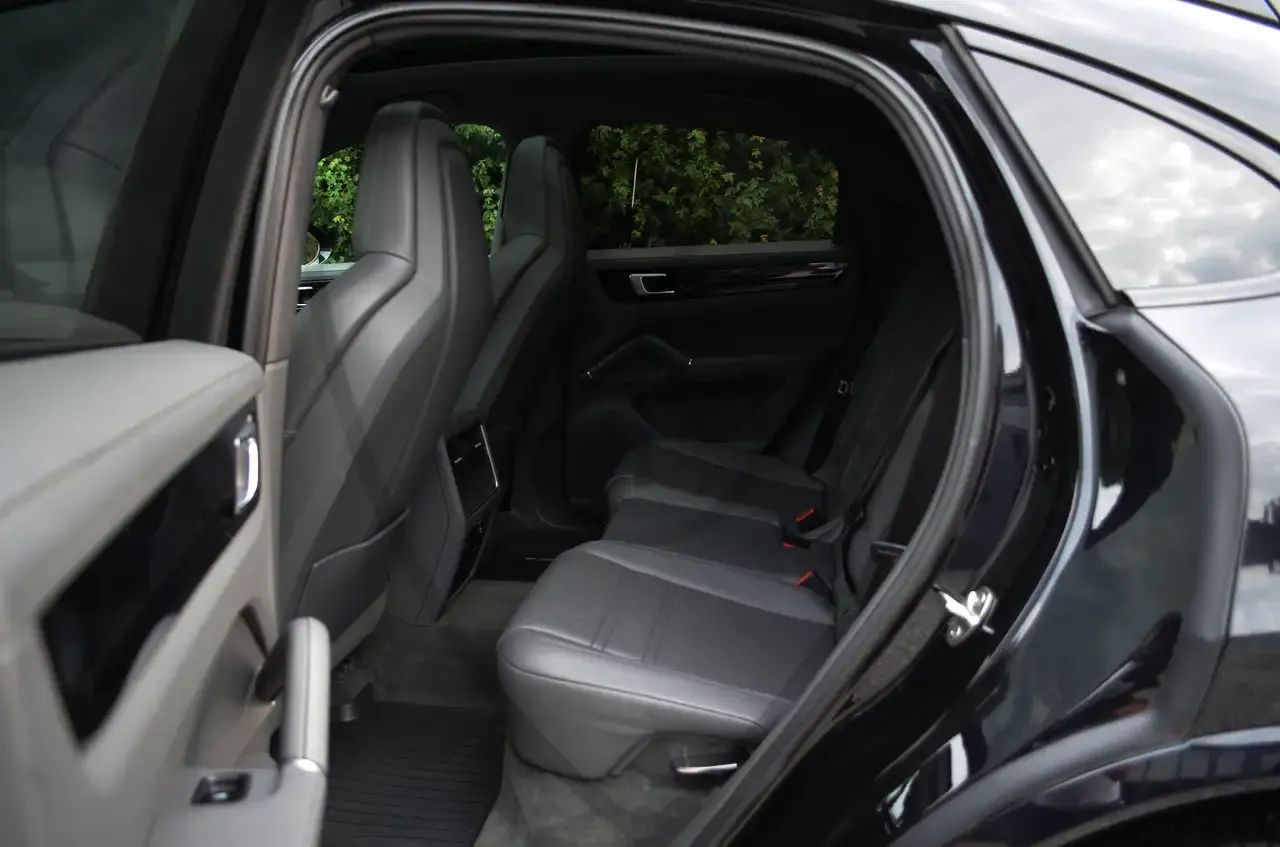 Porsche Cayenne - 14