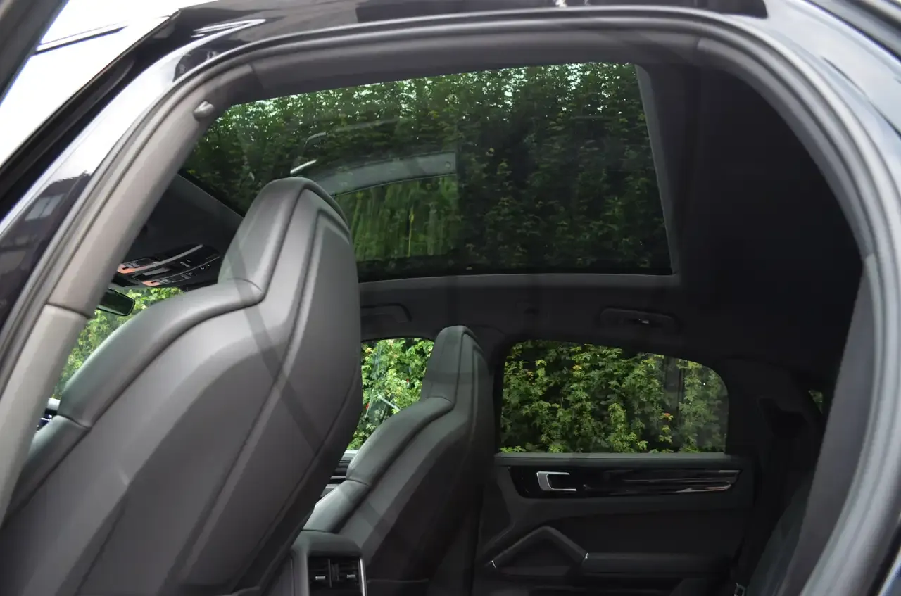 Porsche Cayenne - 15