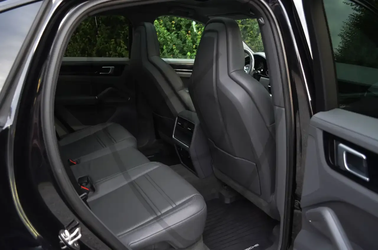 Porsche Cayenne - 18