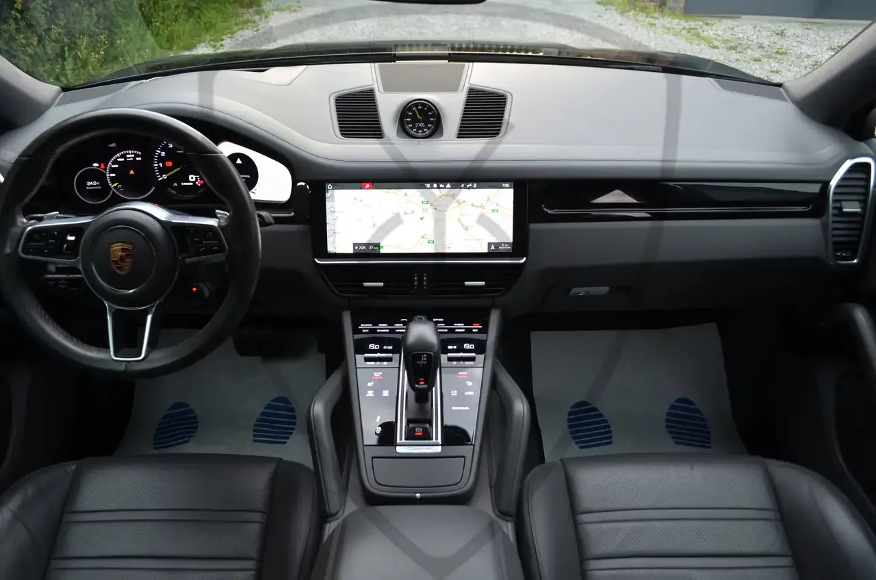 Porsche Cayenne - 20