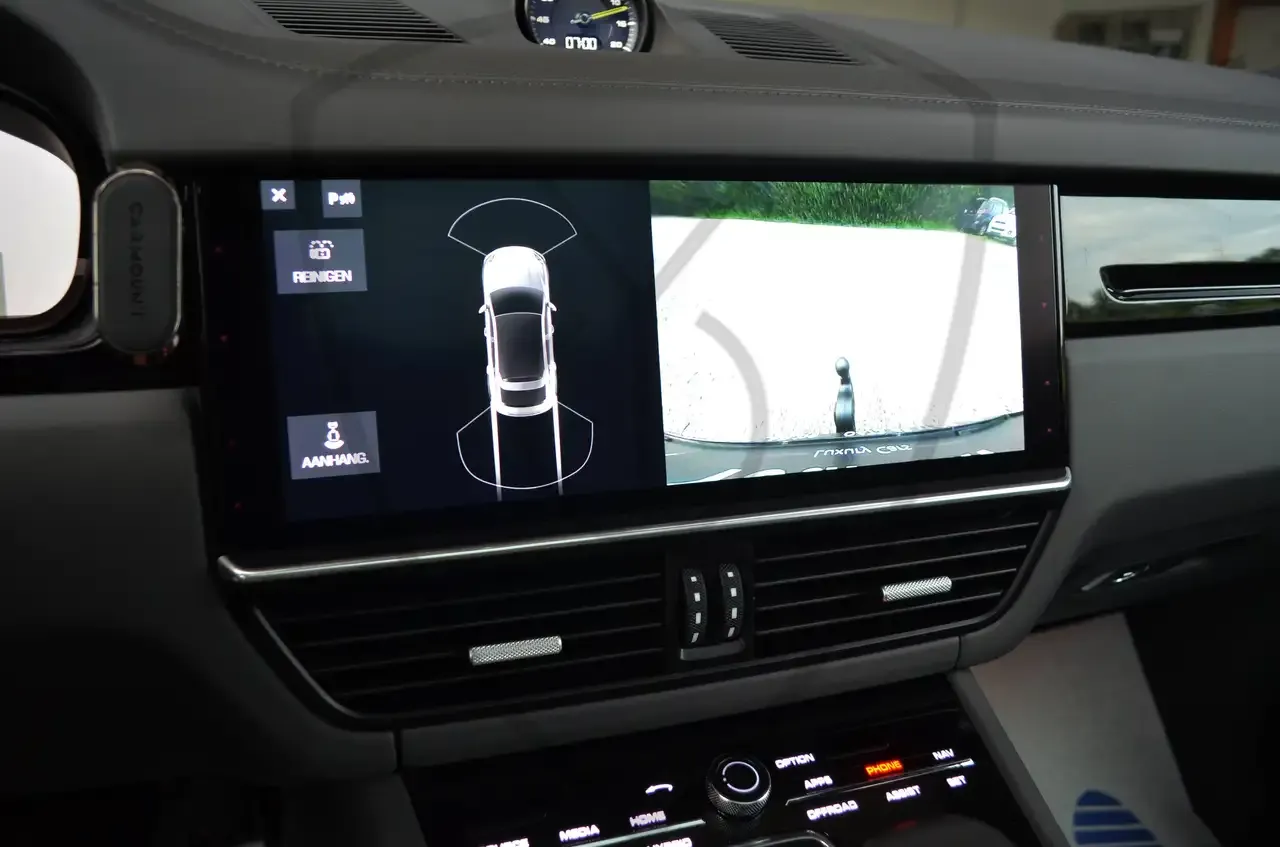 Porsche Cayenne - 10