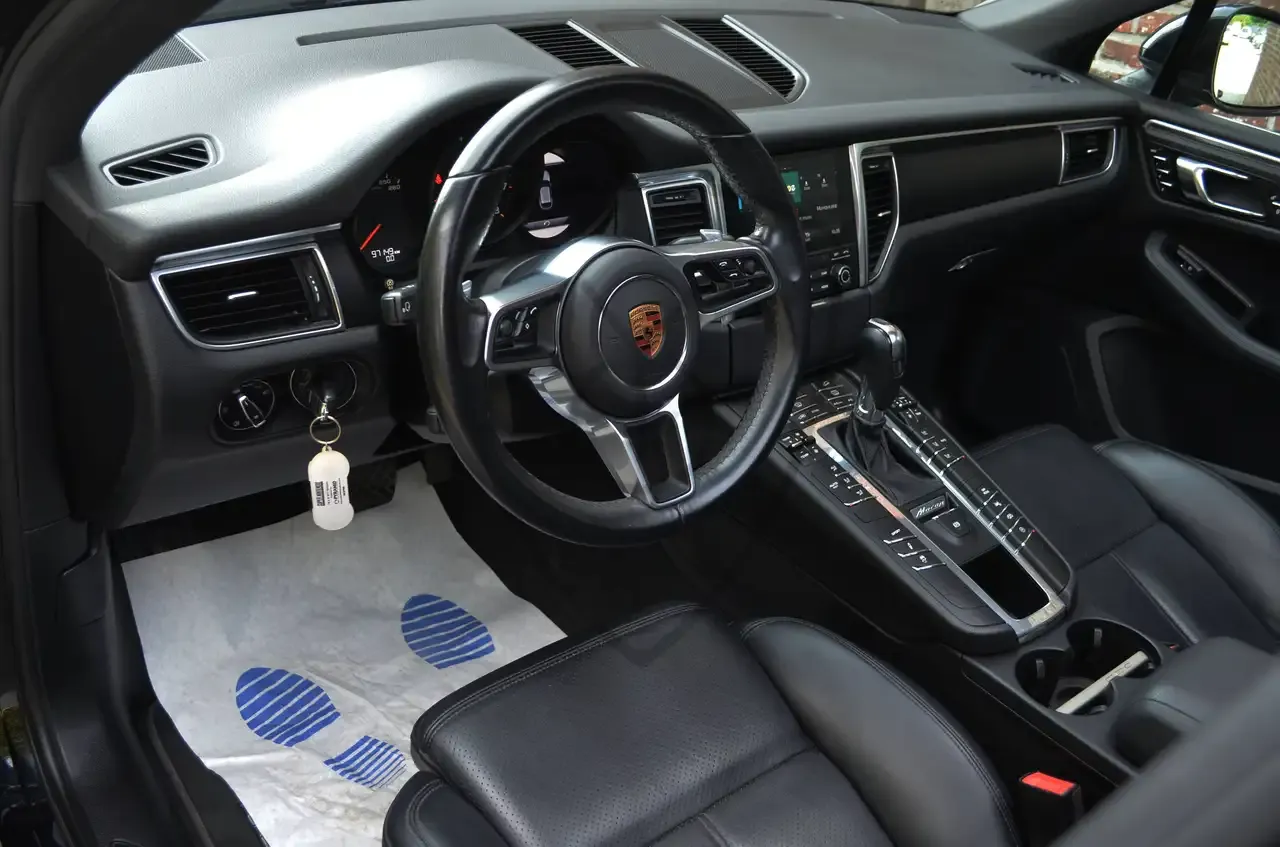 Porsche Macan - 11