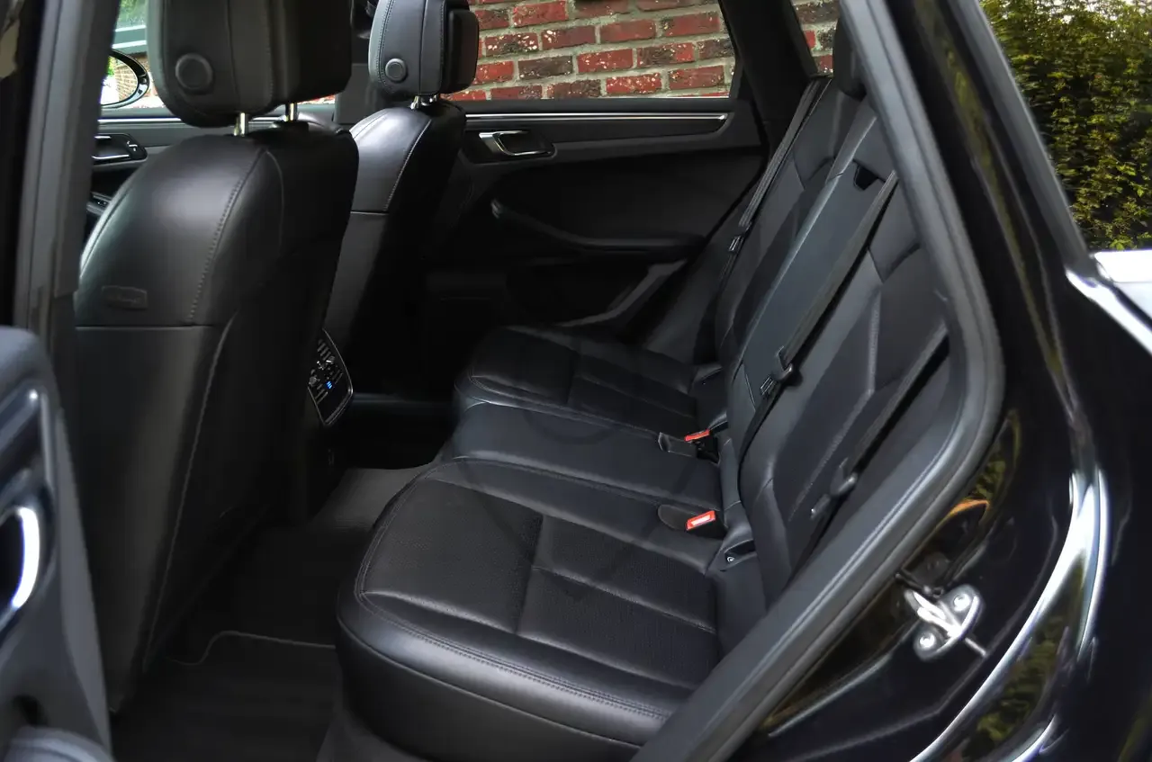 Porsche Macan - 12