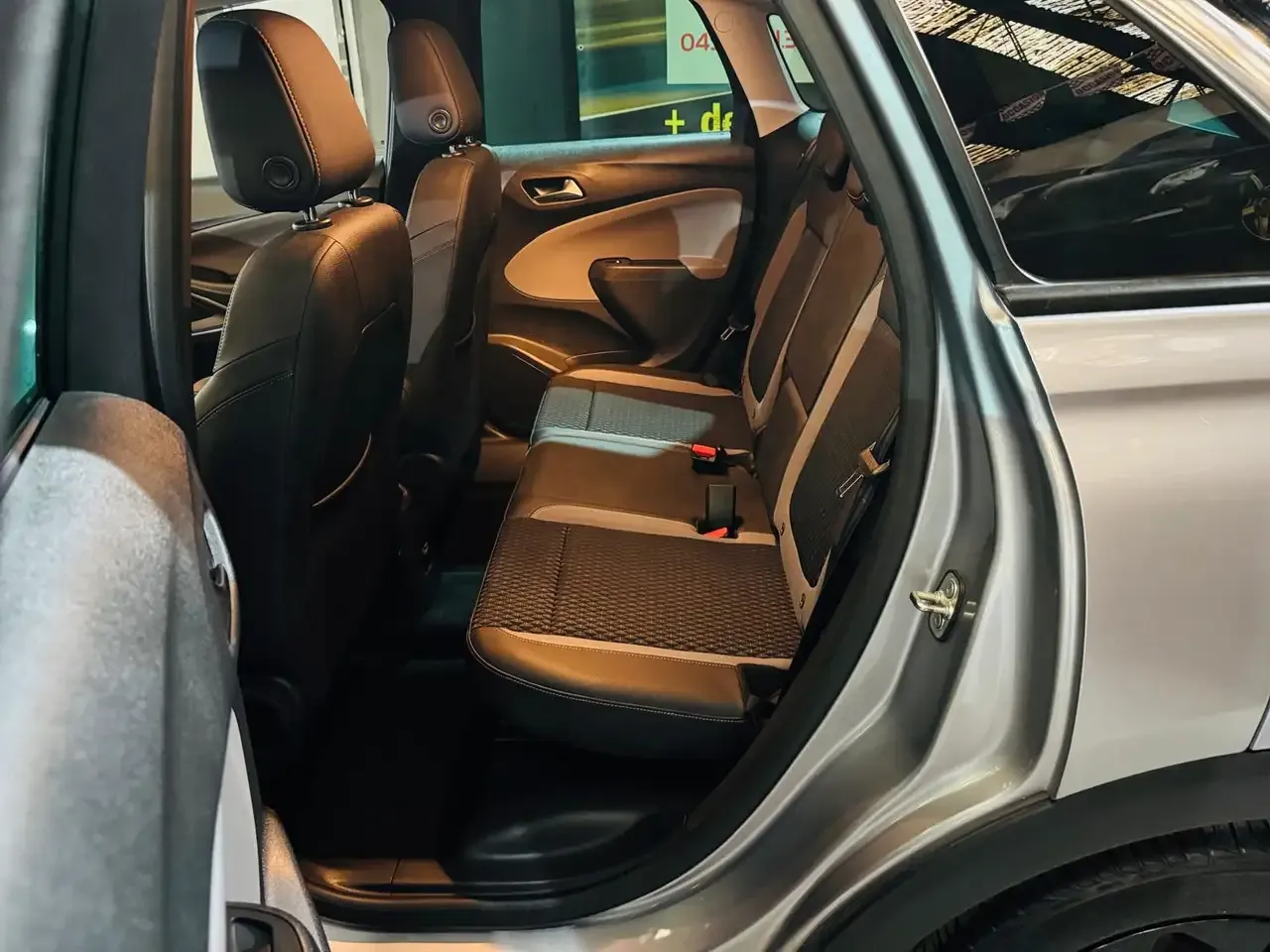 Opel Crossland X - 17