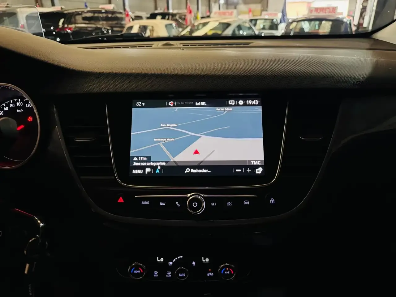 Opel Crossland X - 25