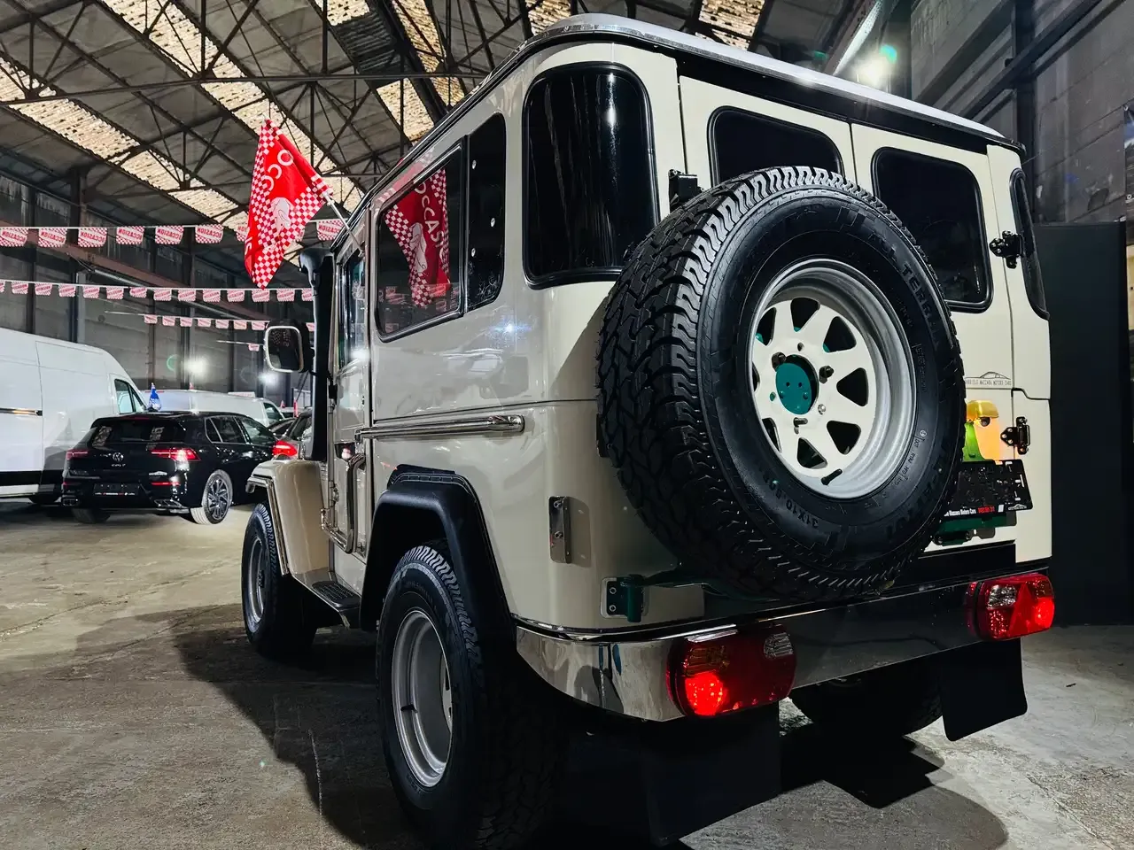 Toyota Land Cruiser - 22