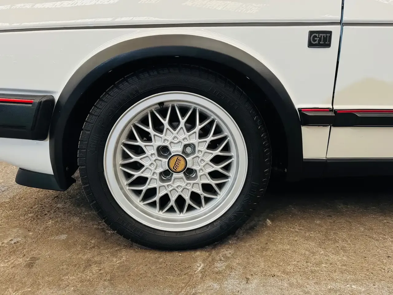Volkswagen Golf - 25
