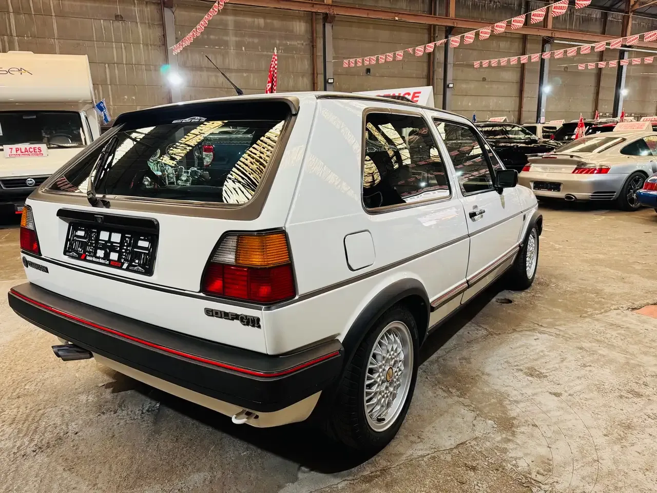 Volkswagen Golf - 6
