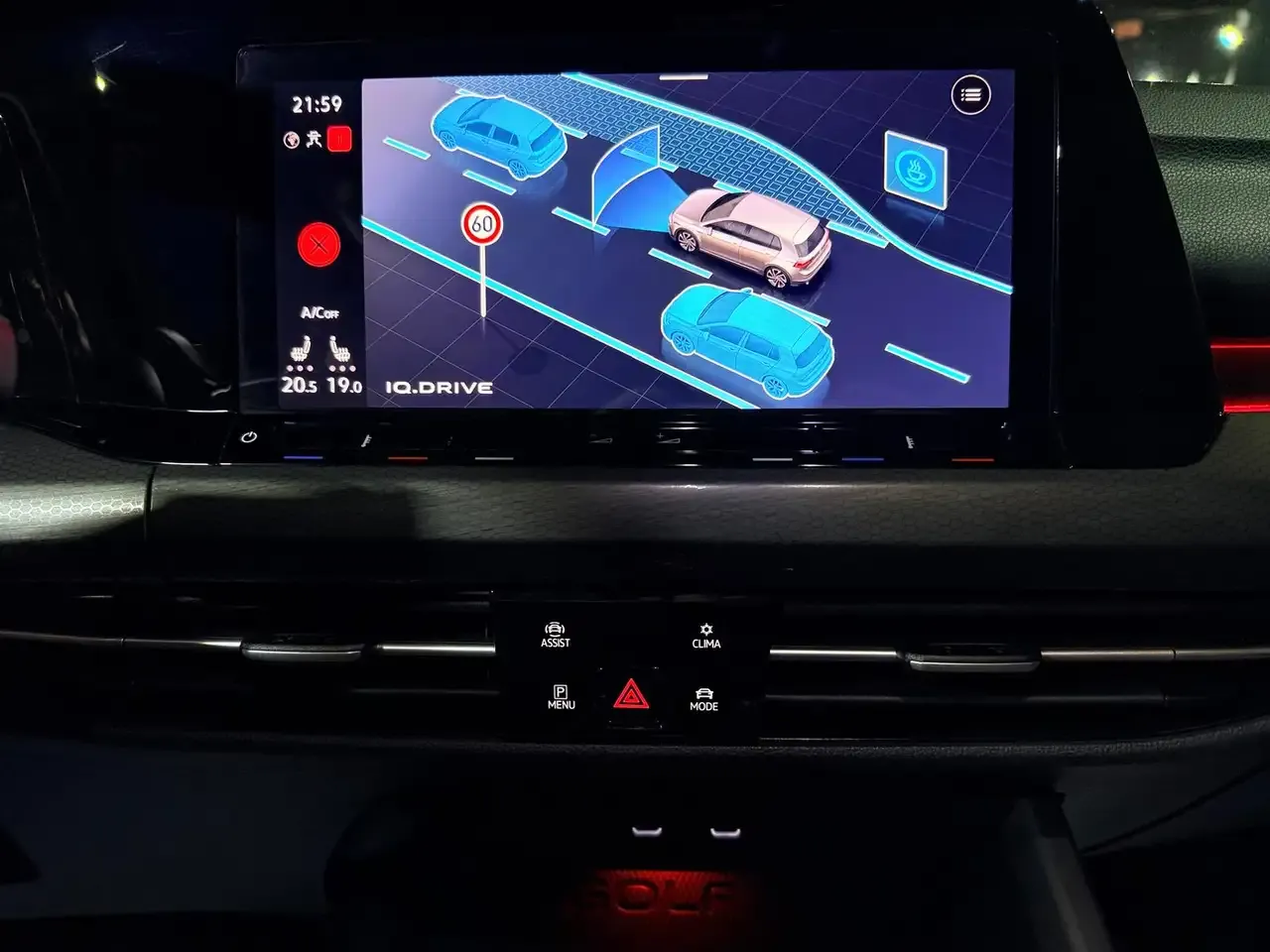 Volkswagen Golf - 22