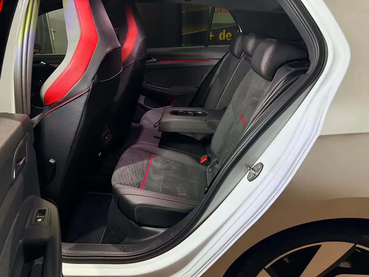Volkswagen Golf - 33