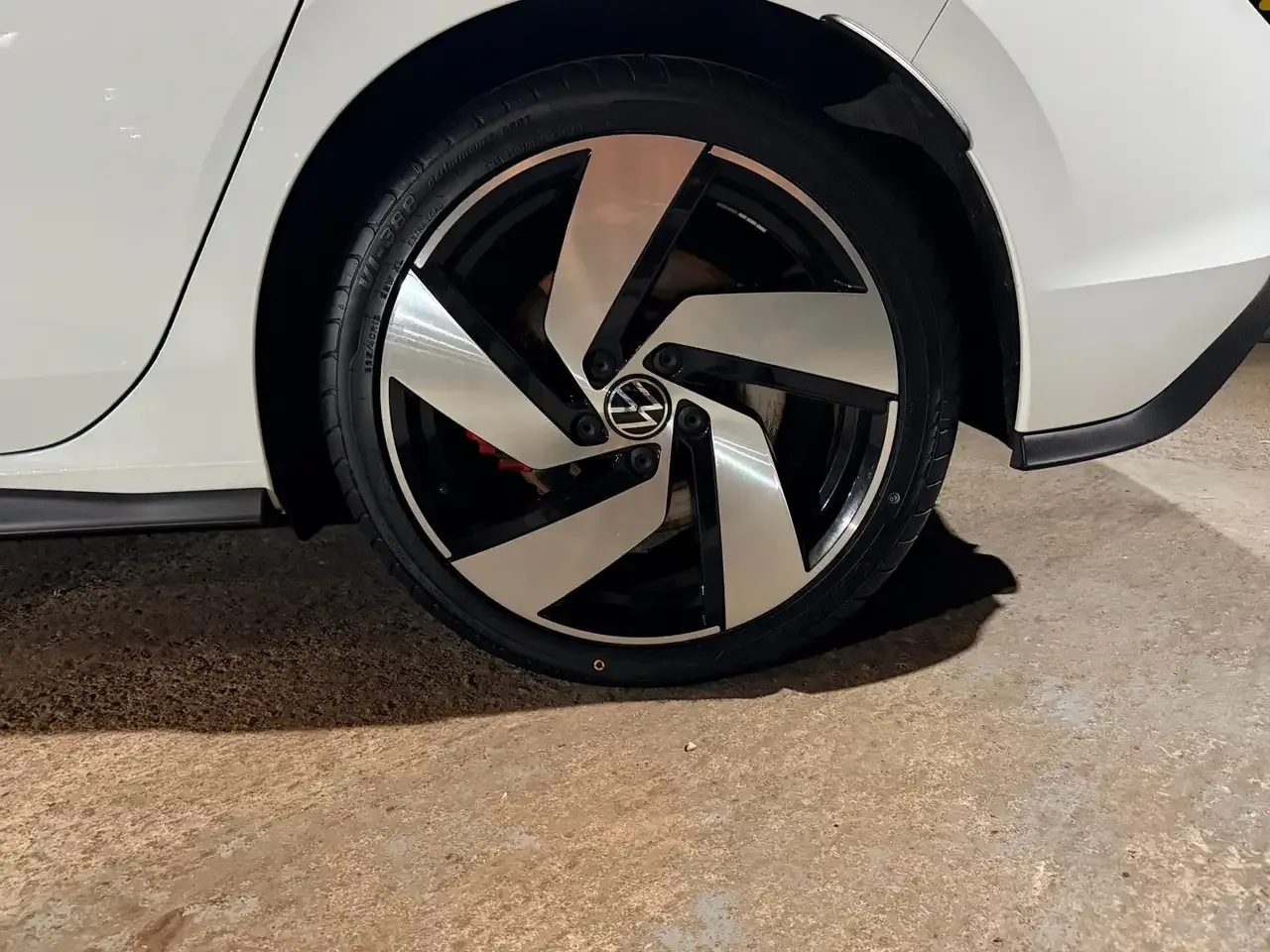 Volkswagen Golf - 48